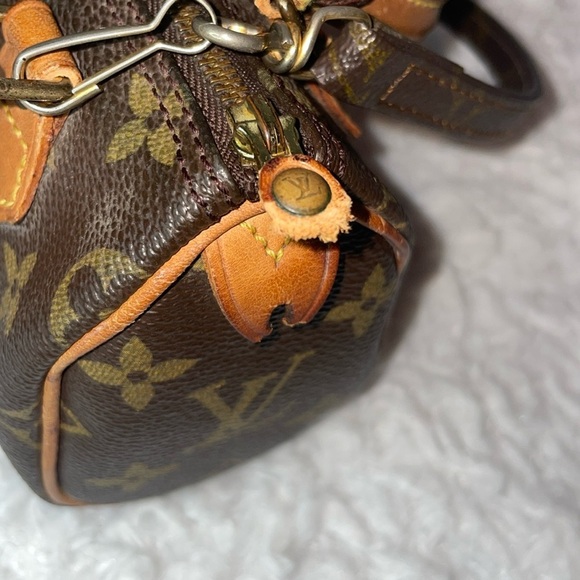 Louis Vuitton Nano Speedy Crossbody Bag Monogram Canvas Leather LV Mini Purse - Picture 8 of 17